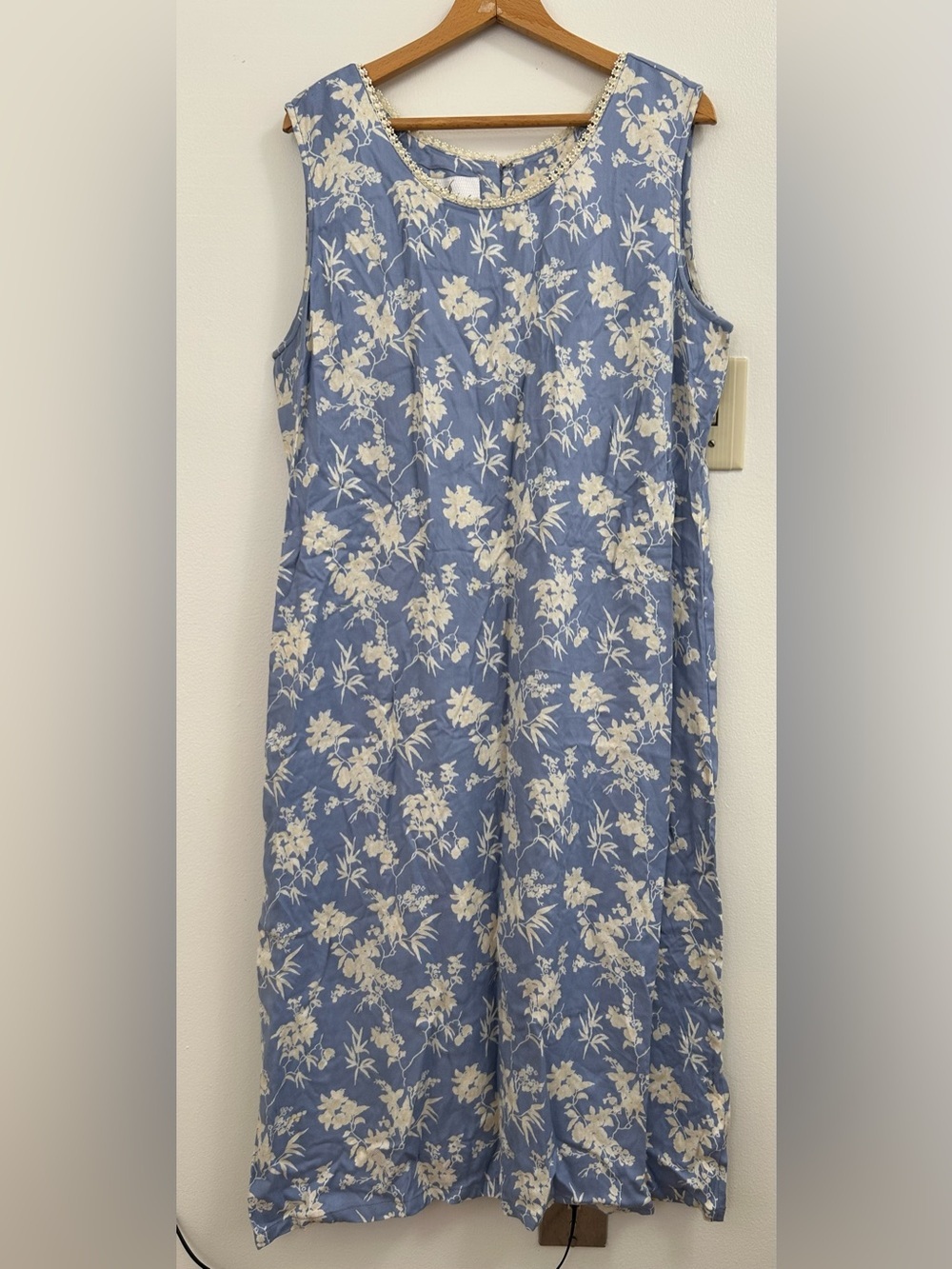 Sarah Elizabeth Light Blue and Ivory Floral Sundress (size 18)